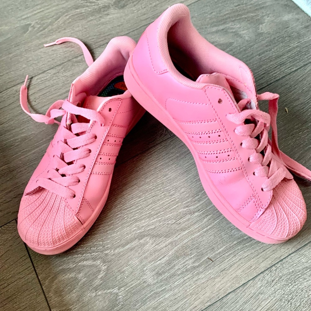 Adidas shell toe in bubble gum pink, women’s size 7.5